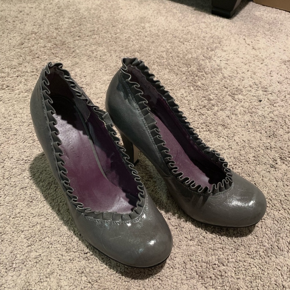 Gray Heels